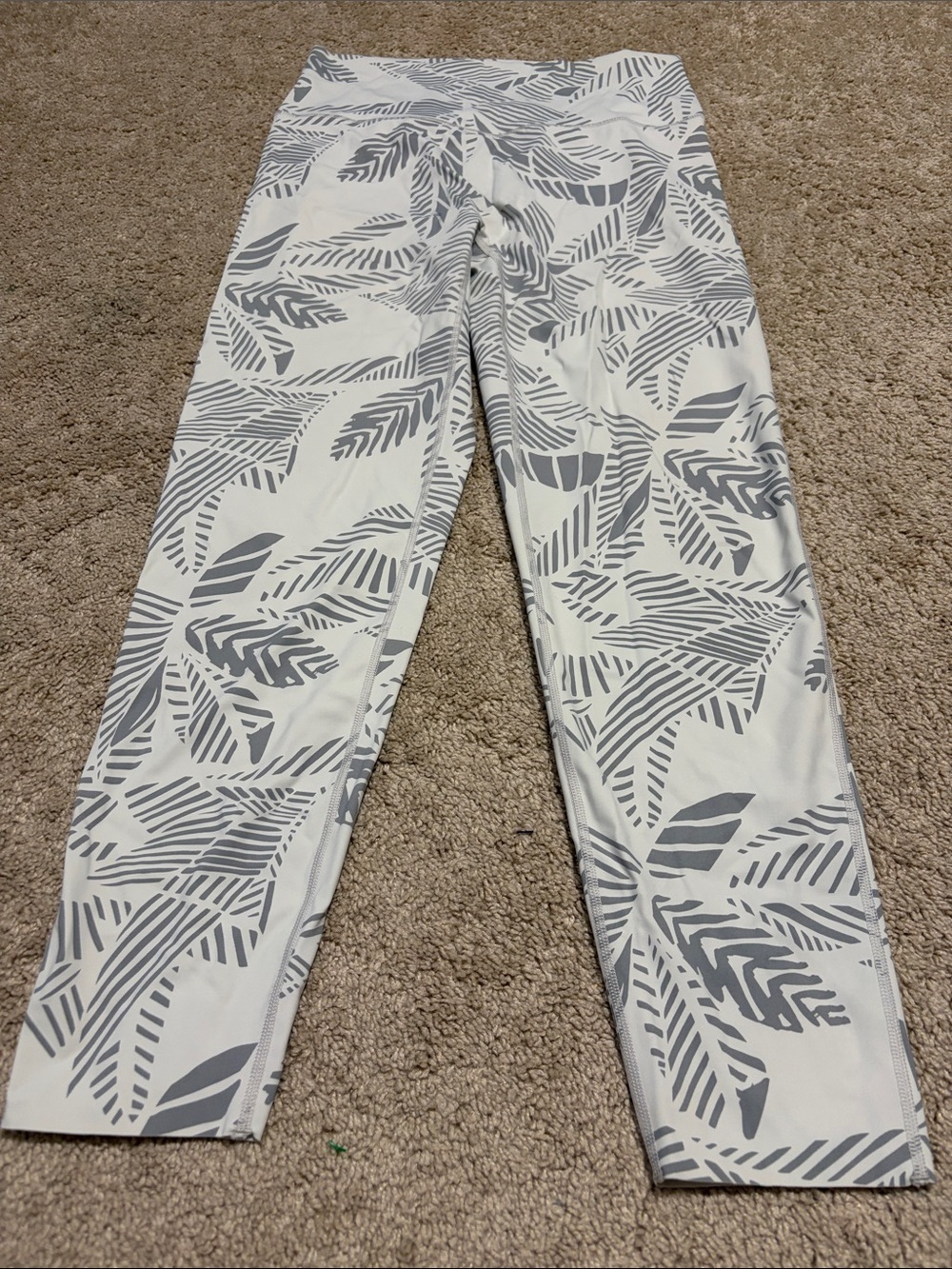 Aerie Chill Play Move High Waisted 7/8 Leggings Palm Tropical Leaf Print XL